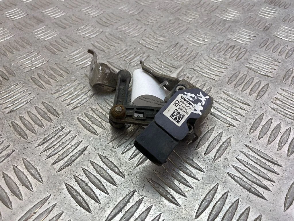 Rear air suspension level height sensor 32246988