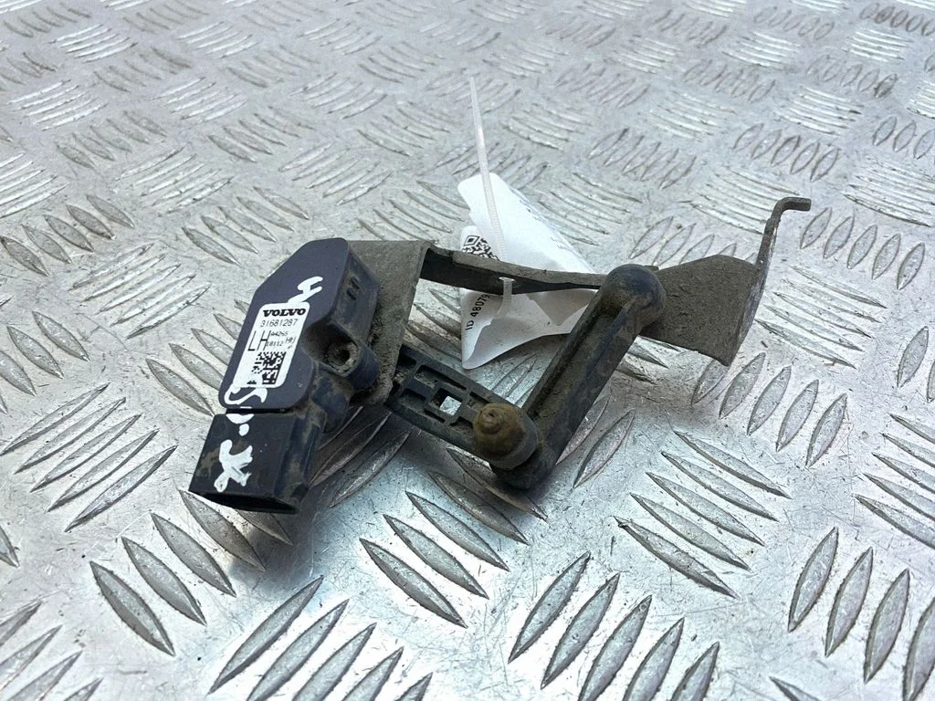 Rear air suspension level height sensor – Volvo XC90 (2014-)