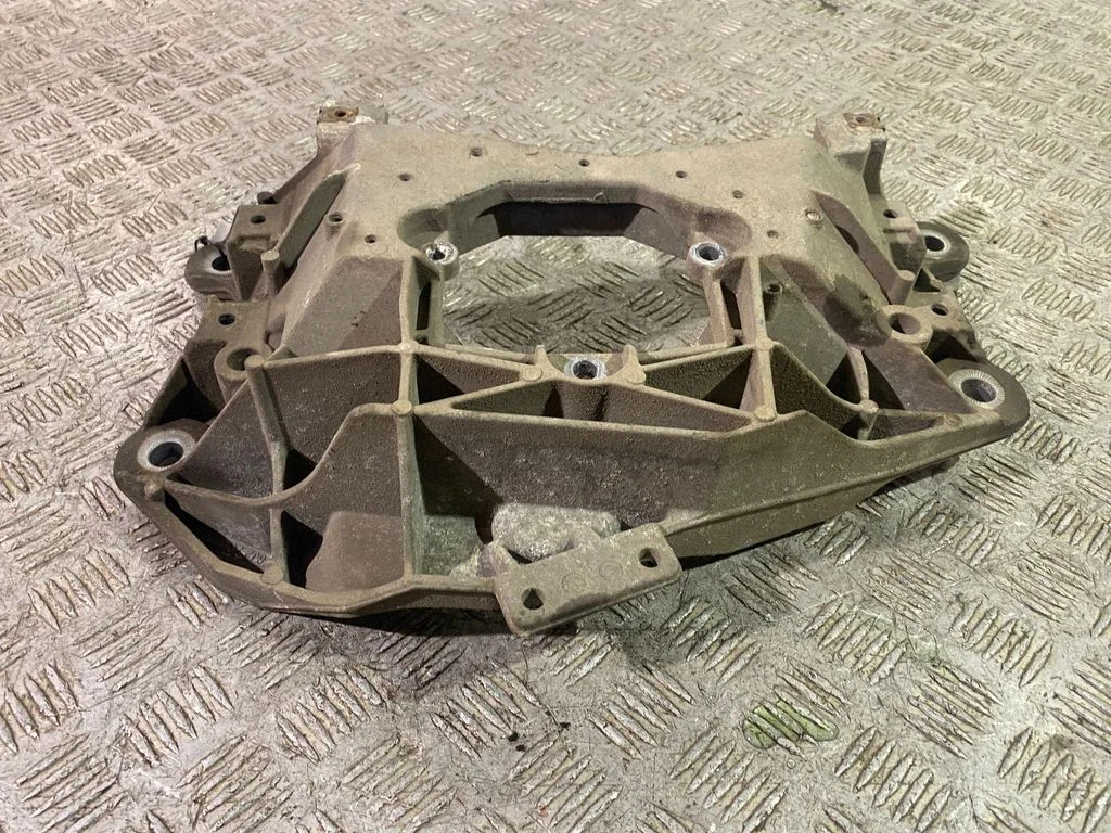 Gearbox mounting bracket – Audi Q5 SQ5 8R (2008-2017)