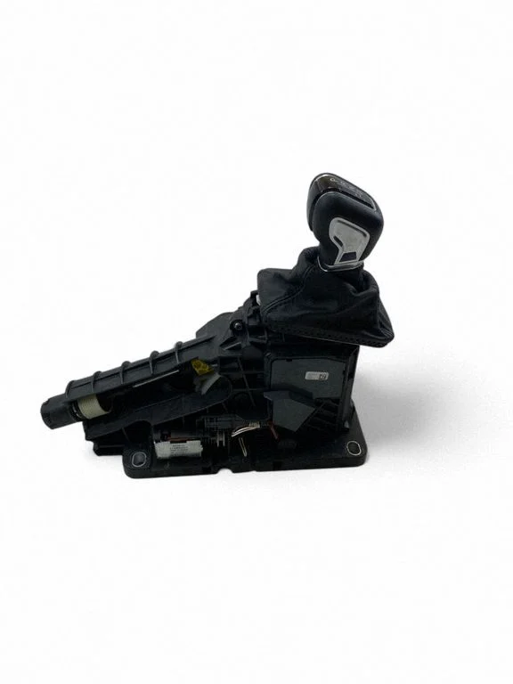 Gear selector mechanism P31437769