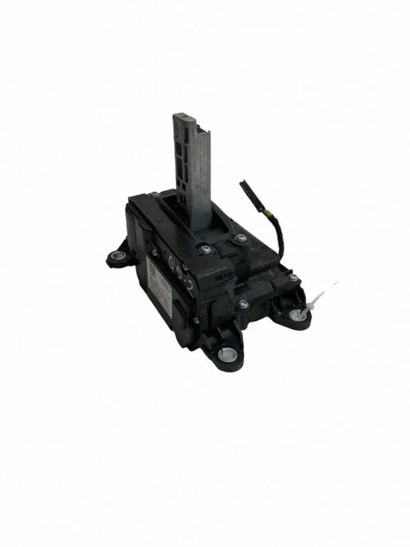 Gear selector mechanism 80C713041AD