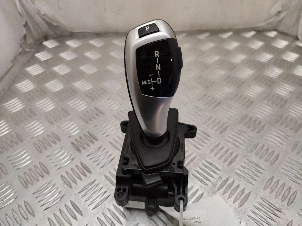 Gear selector mechanism 1009997203