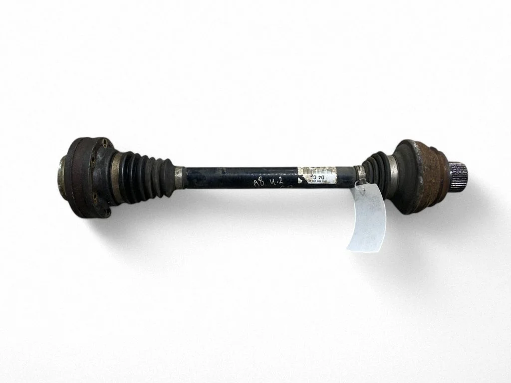 Tagumine pooltelg 4H0501204C