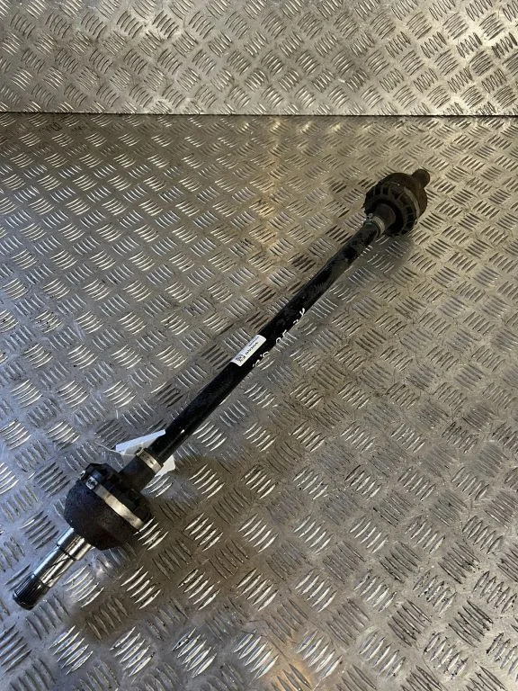 Rear driveshaft 32240890