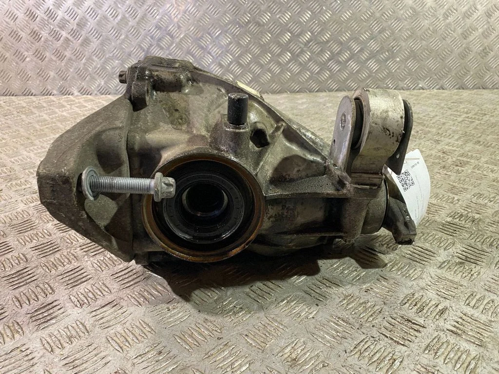 Rear differential 2133508911