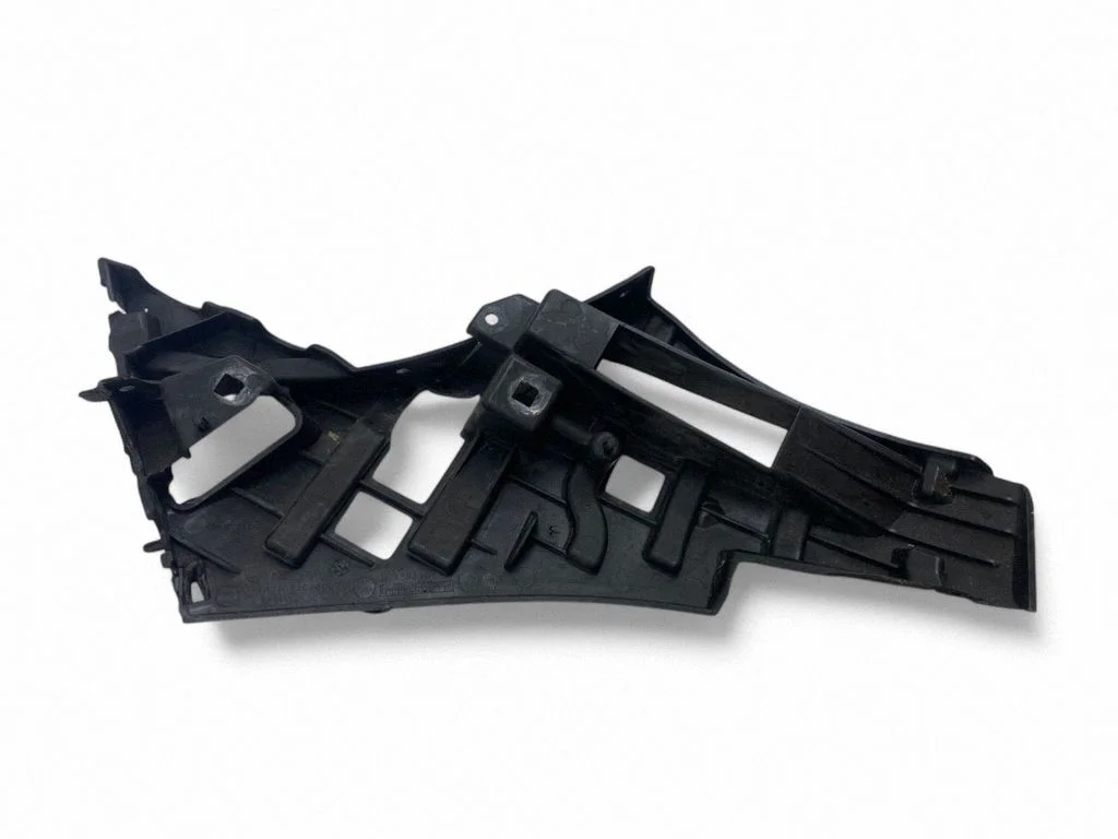 Front bumper mounting bracket A1666257000