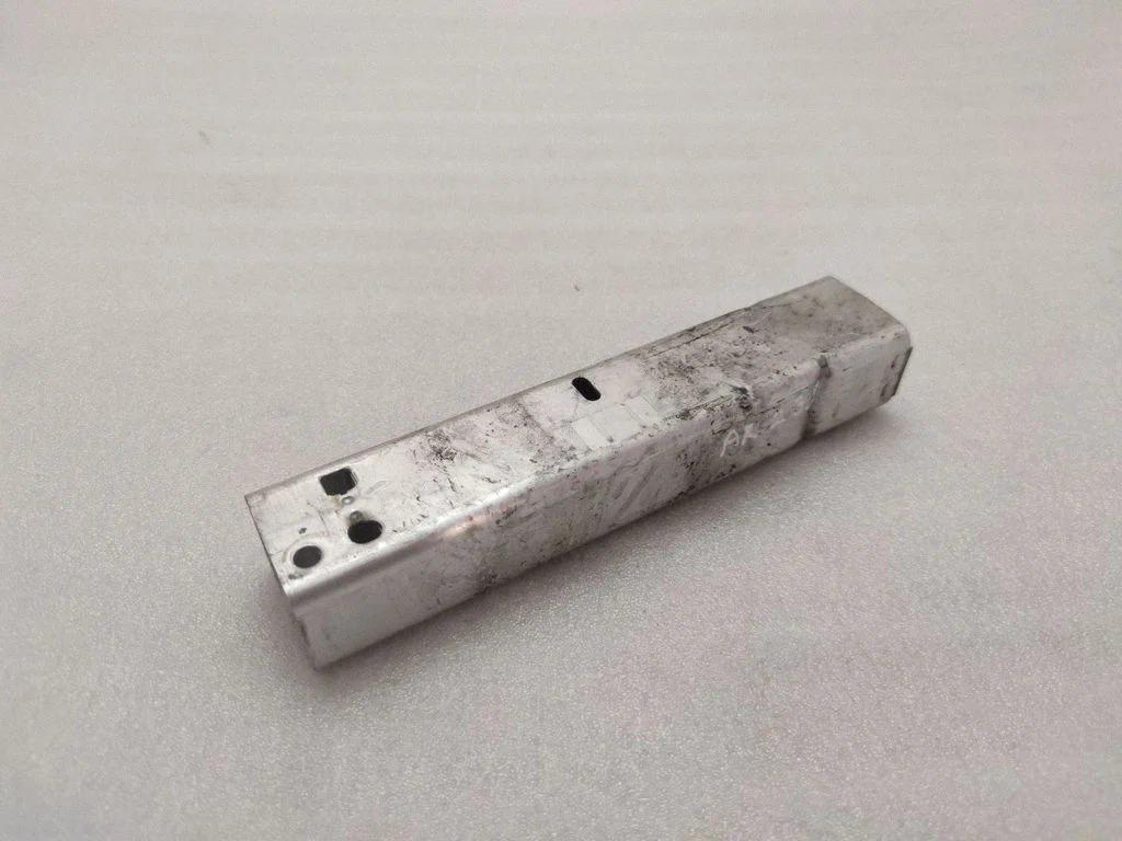 Esistange kinnitusklamber A2136200400