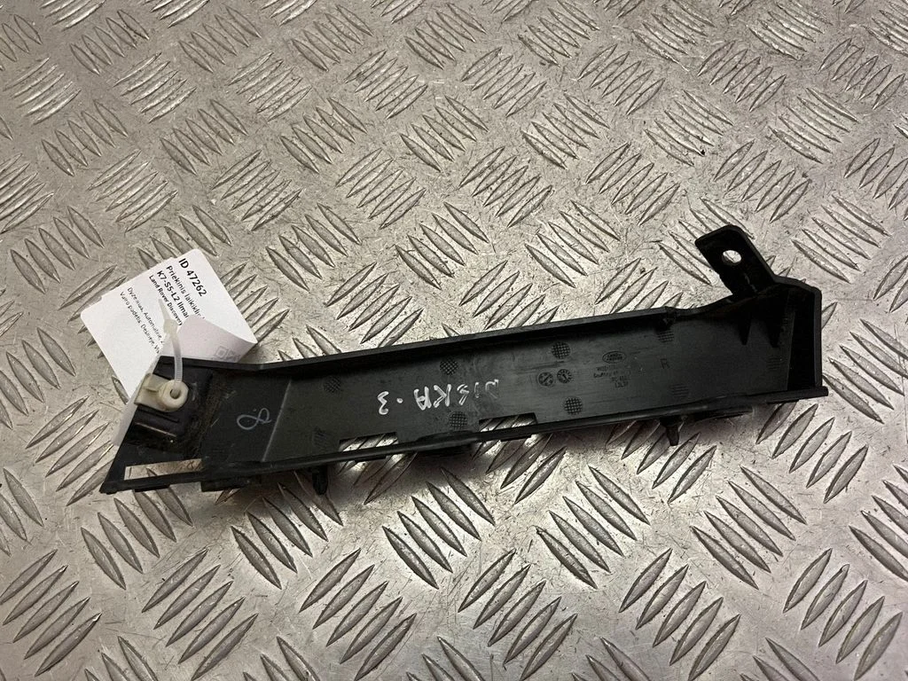 Front bumper mounting bracket HY3217A869AC