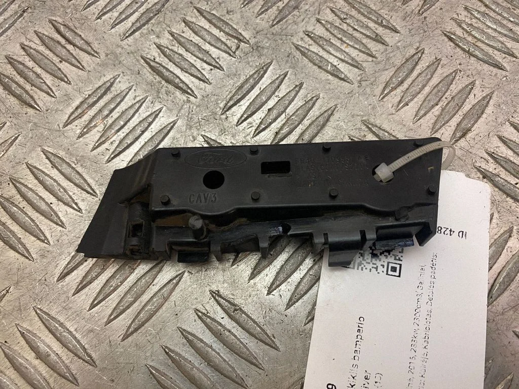 Front bumper mounting bracket FR3B17D958AE