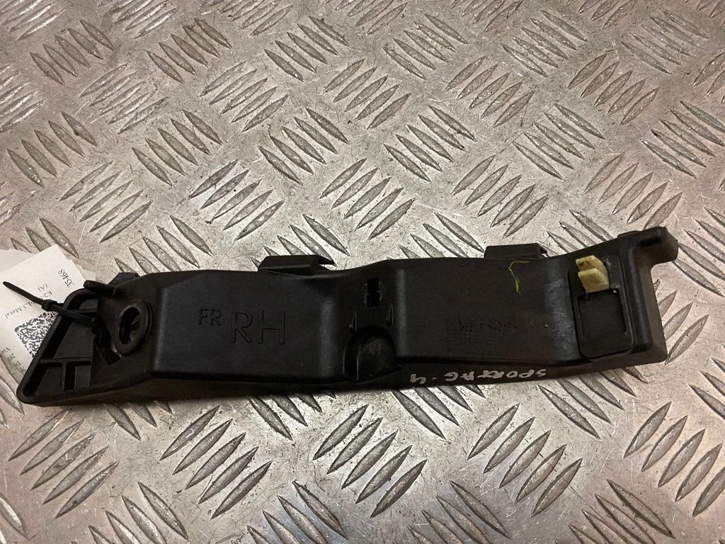Front bumper mounting bracket 86516F1000