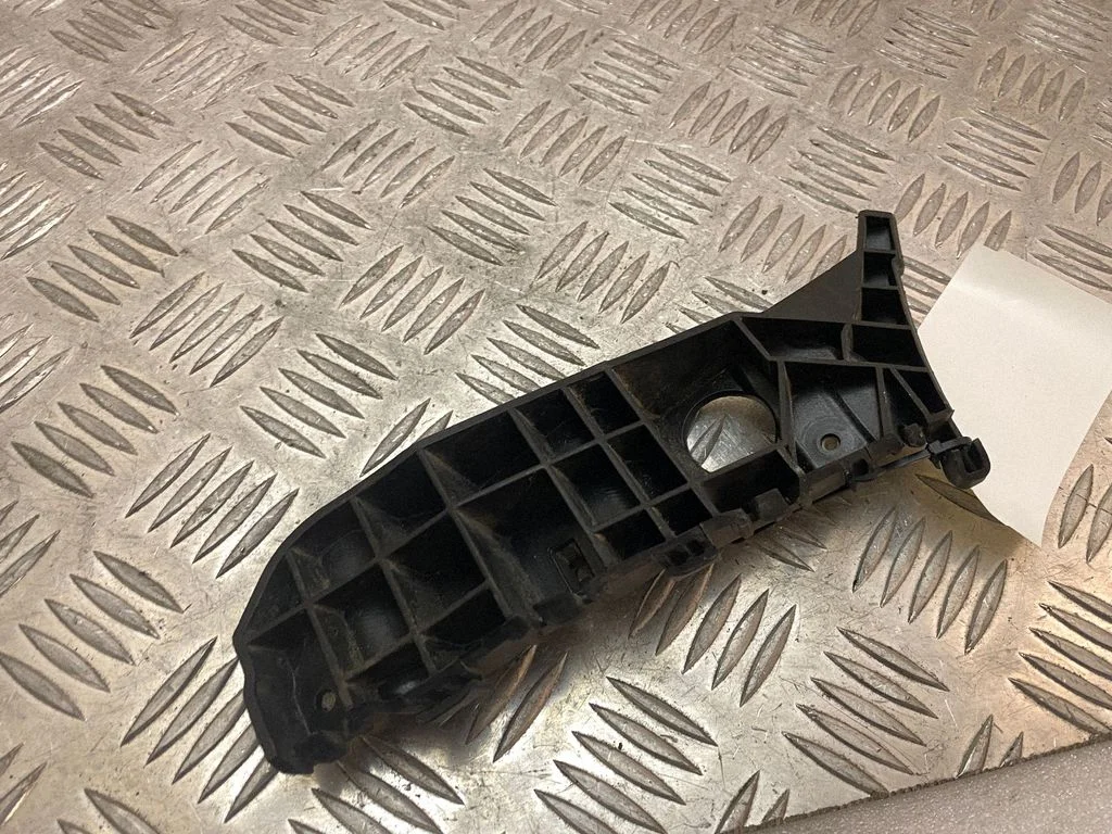 Front bumper mounting bracket 86553S1000