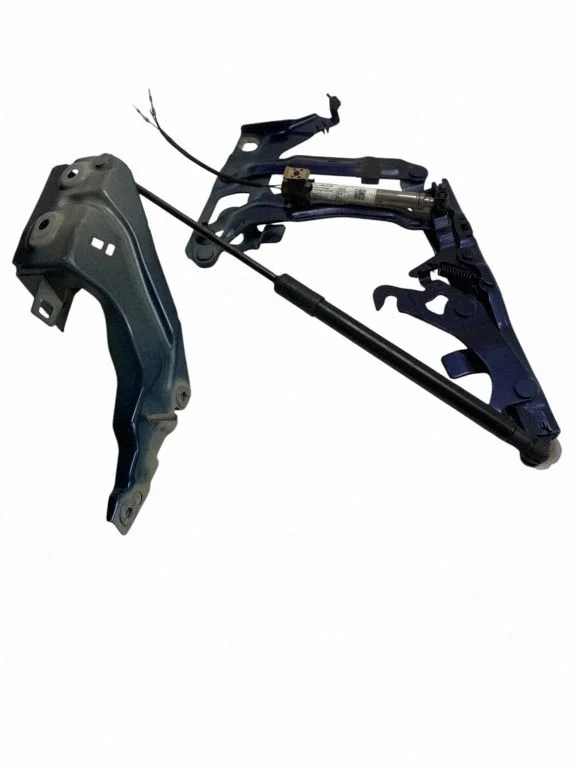 Engine bonnet/hood hinges 80A823302B