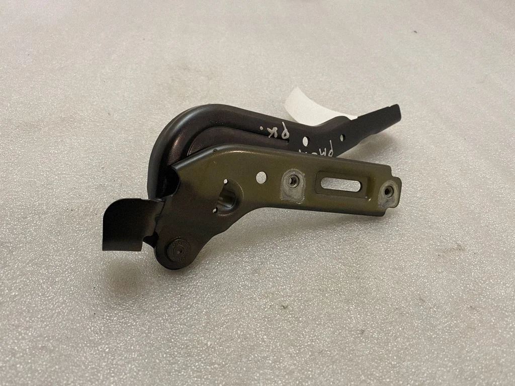 Engine bonnet/hood hinges – left