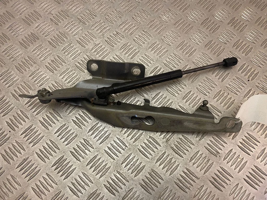 Engine bonnet/hood hinges 31385814