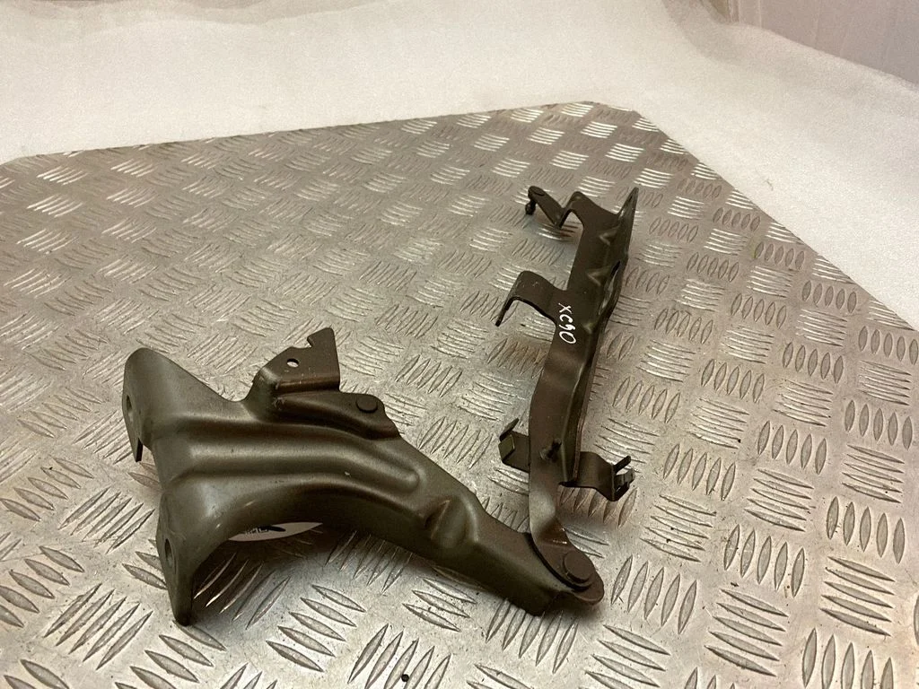 Engine bonnet/hood hinges – Volvo XC90 (2014-)