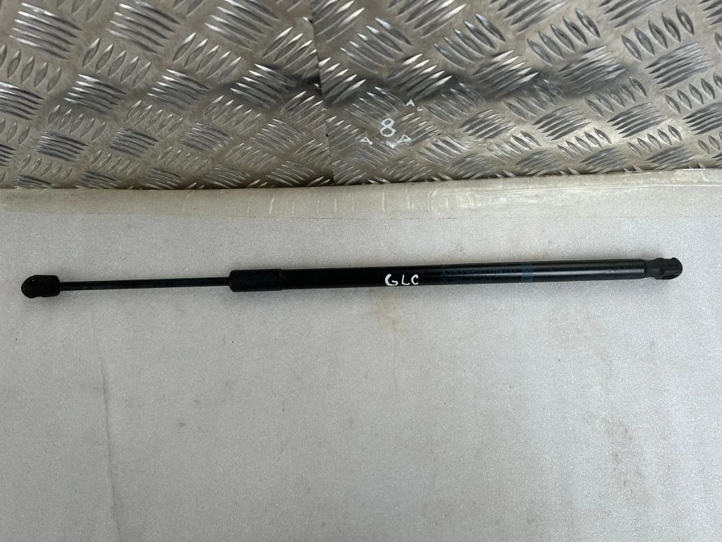 Motora pārsega amortizators A2539801164