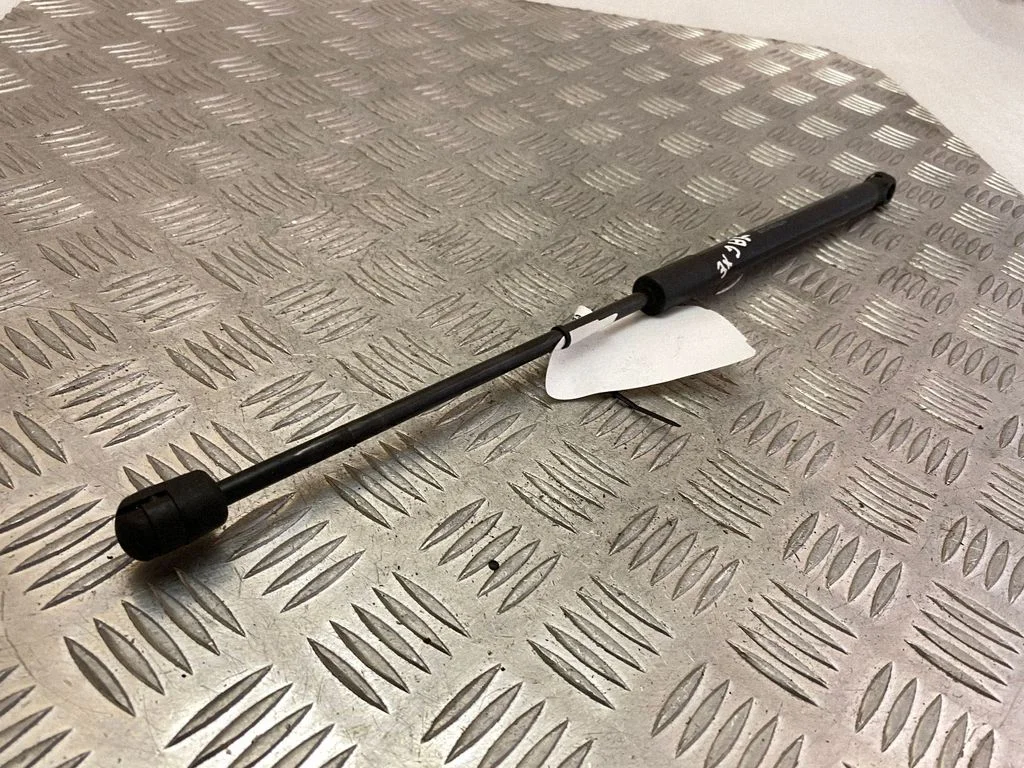 Mootorikapoti amortisaator – Jaguar XE (2015-)