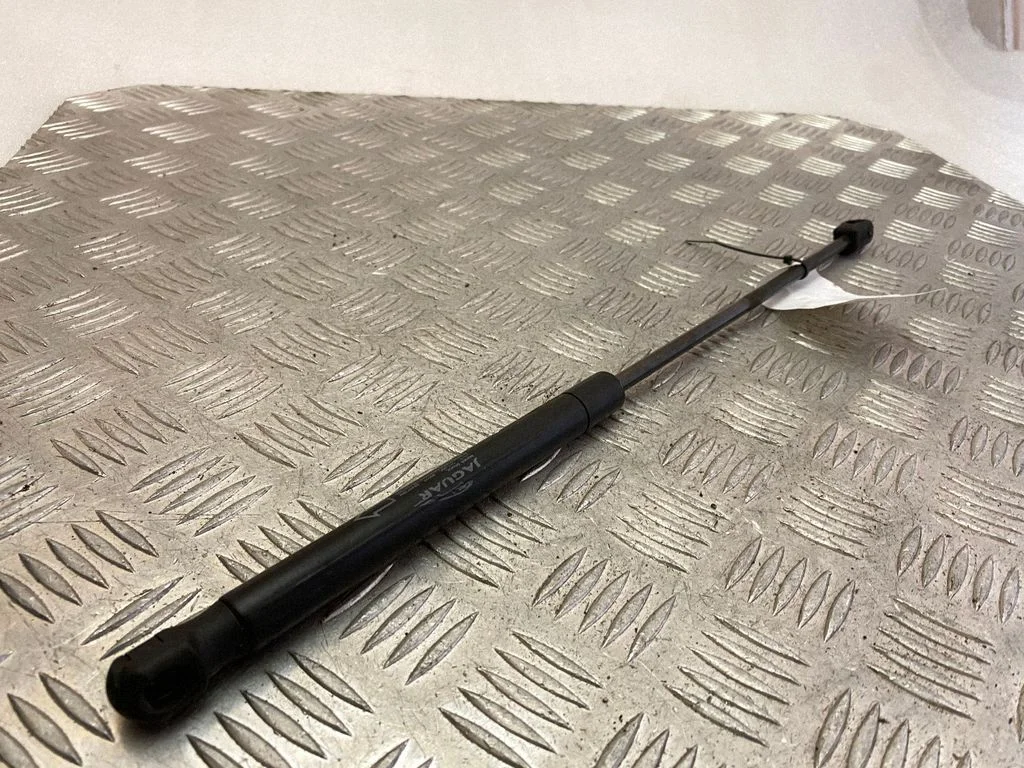 Siłownik maski 8X2316C826AC