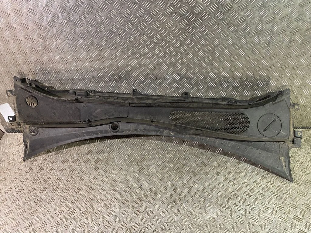 Wiper trim 31424910