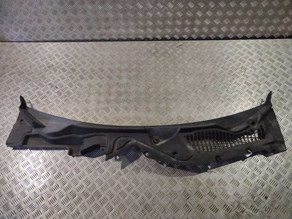 Wiper trim FR3B63018A15