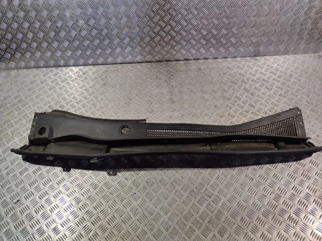 Wiper trim 5570878030