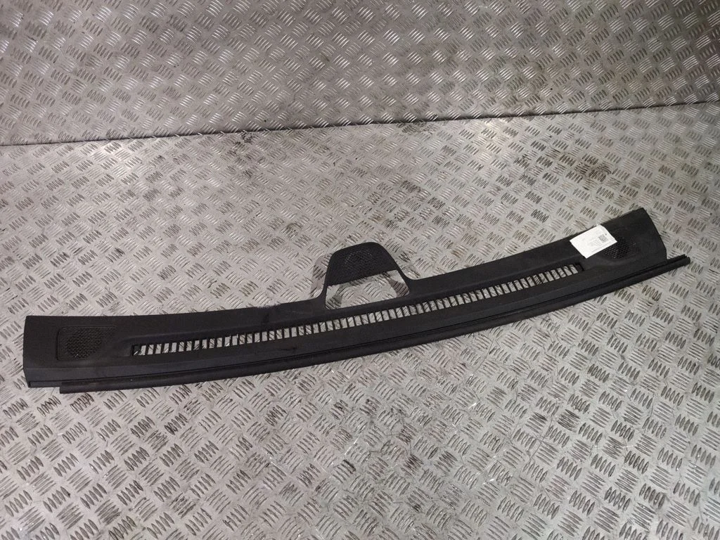 Wiper trim 5RL45DX9AB