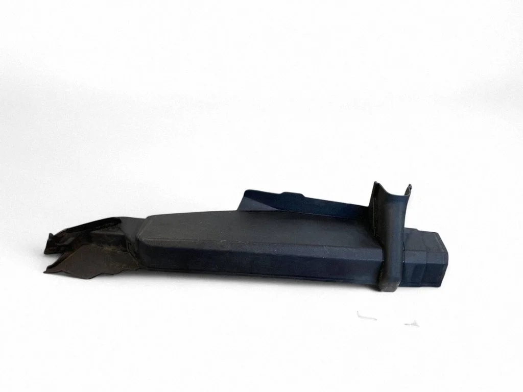 Engine bonnet/hood lock trim molding 4M8821170