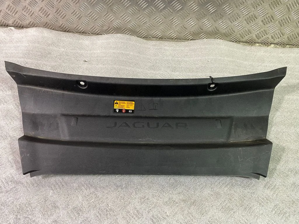 Engine bonnet/hood lock trim molding J9D310B812DE