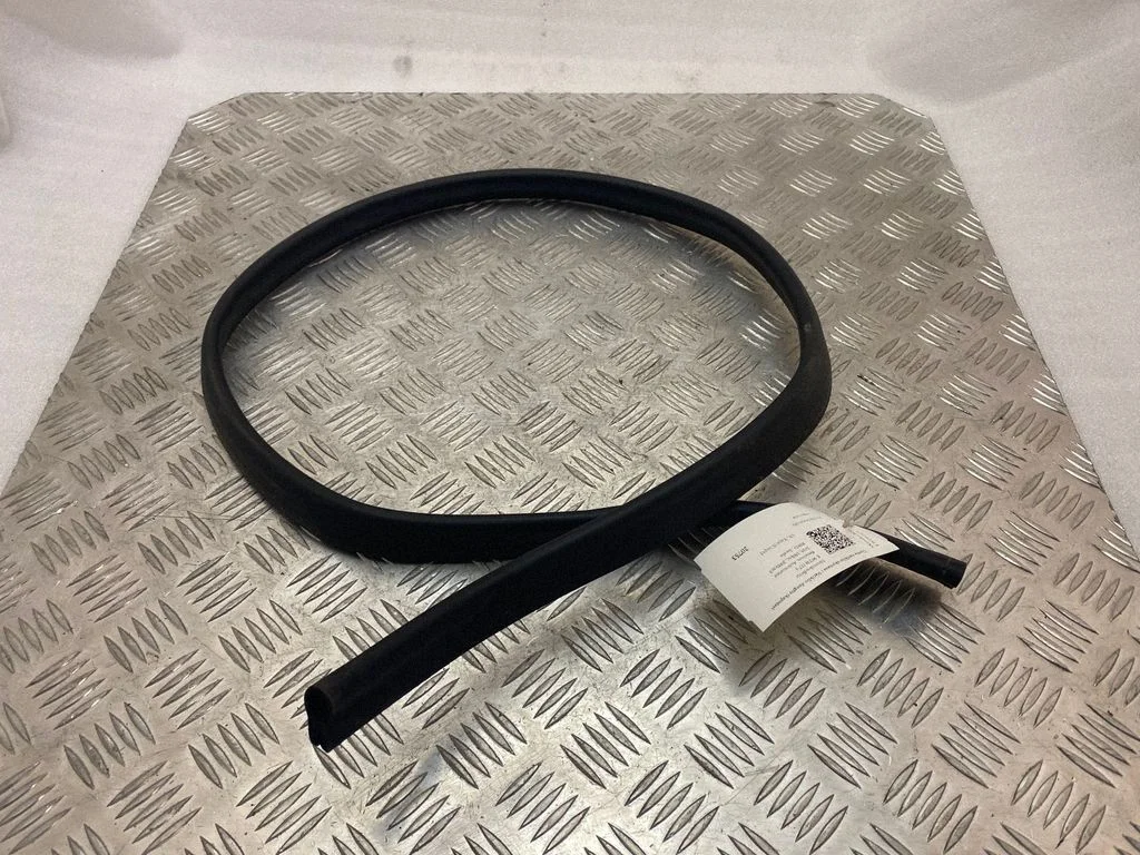 Mootoriruumi tihend A2138870098