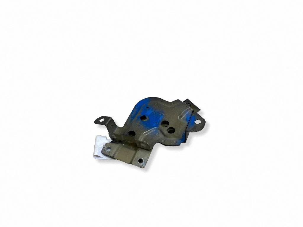 Fender mounting bracket 4KE821467