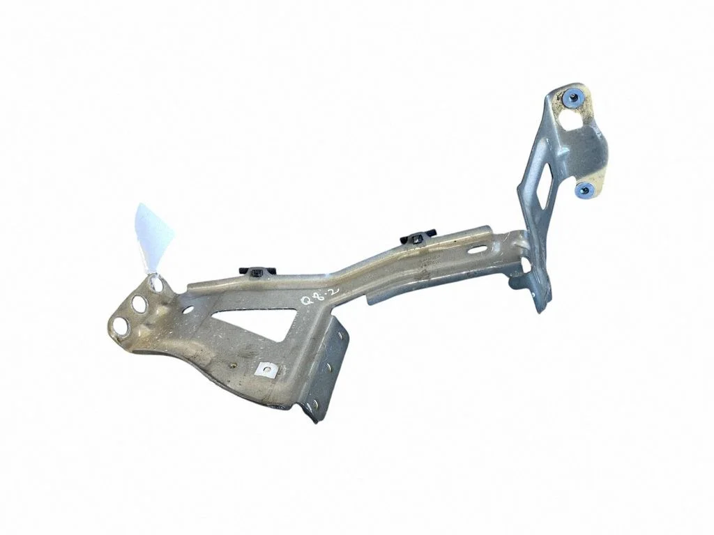Fender mounting bracket 4KE803504