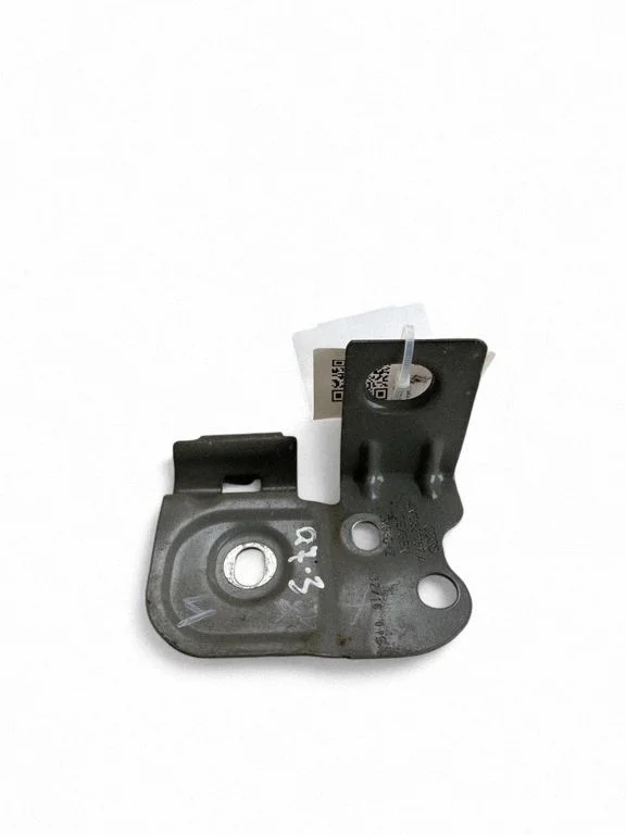 Poritiiva kinnitusklamber 4M0821167A