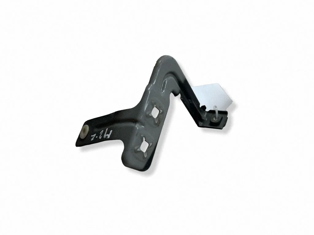 Fender mounting bracket – BMW M2 F87 (2015-2021), left