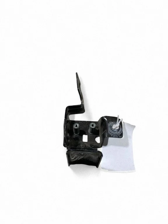 Poritiiva kinnitusklamber J9C316E128AC