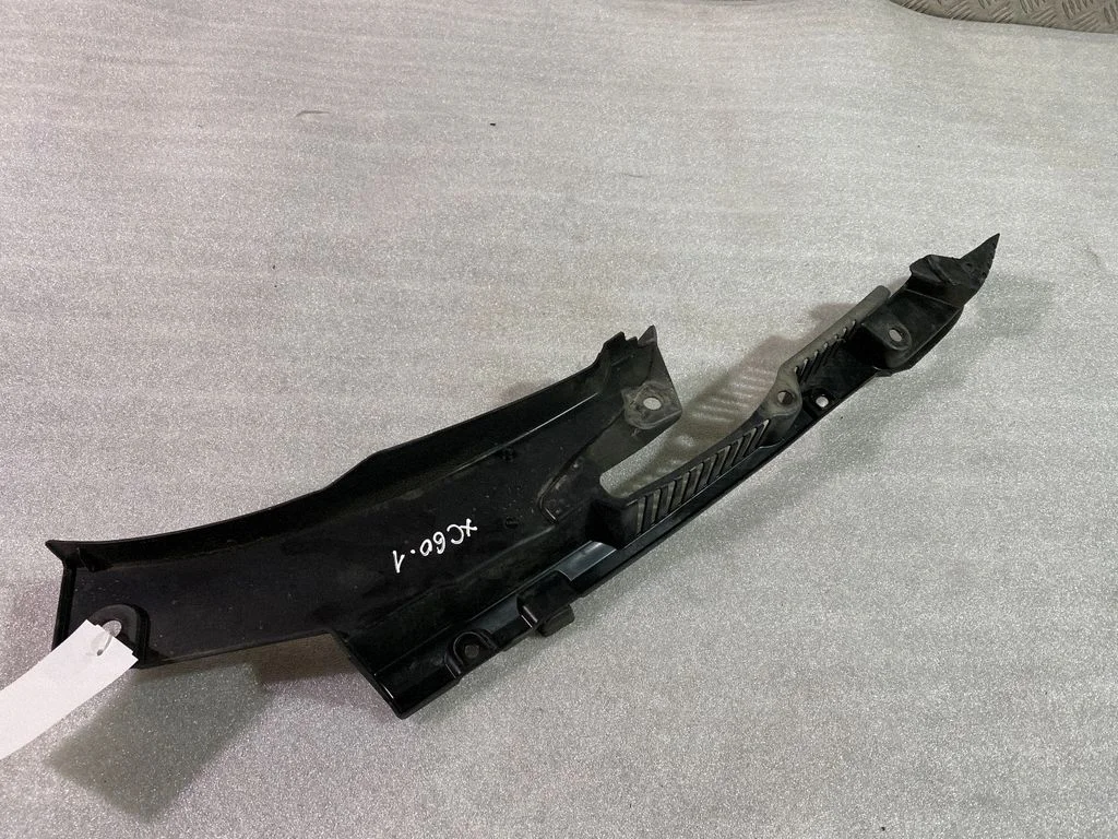 Fender mounting bracket 32216110