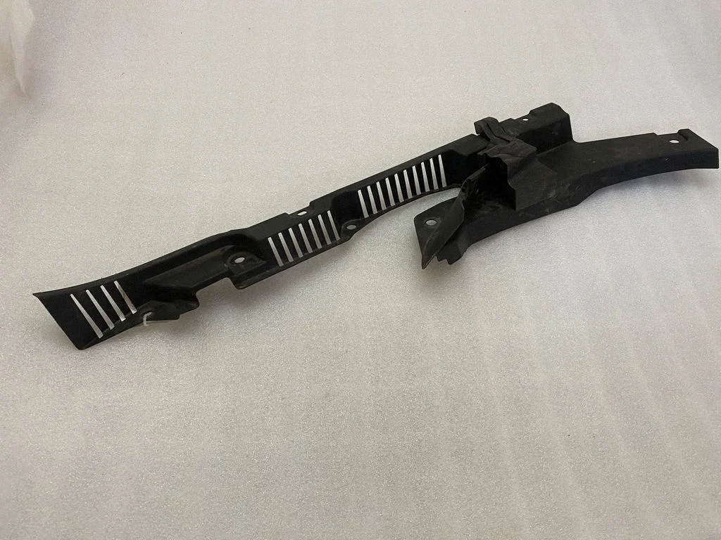 Fender mounting bracket 32216109