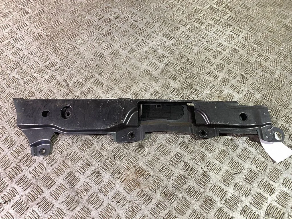 Spārna kronšteins HY3216150AA