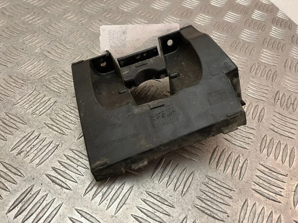 Fender mounting bracket 32216697