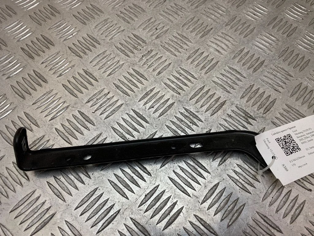 Fender mounting bracket FR3B16C198BC