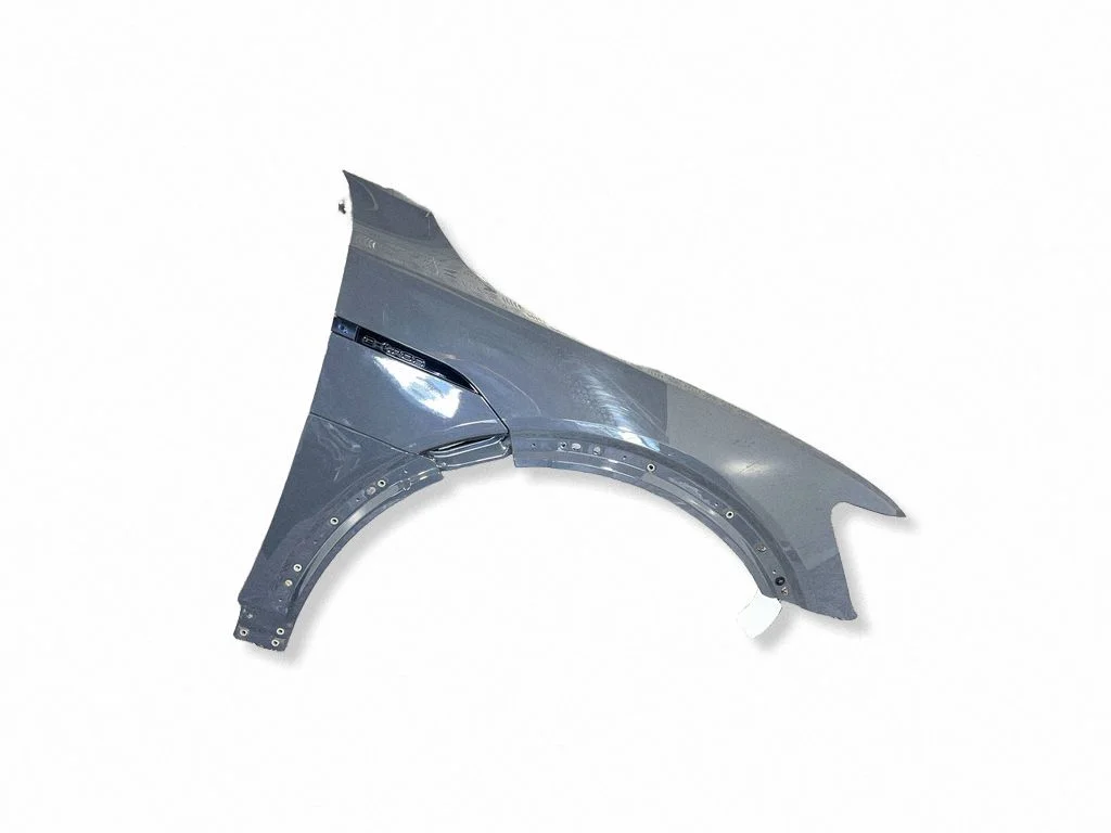 Fender – front right