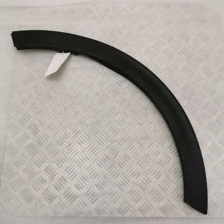 Front arch trim 87714F1000
