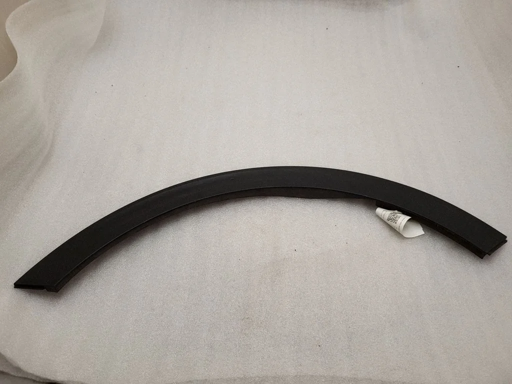 Front arch trim 87713F1000