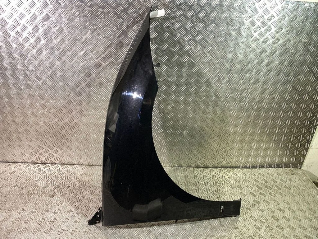 Fender – right