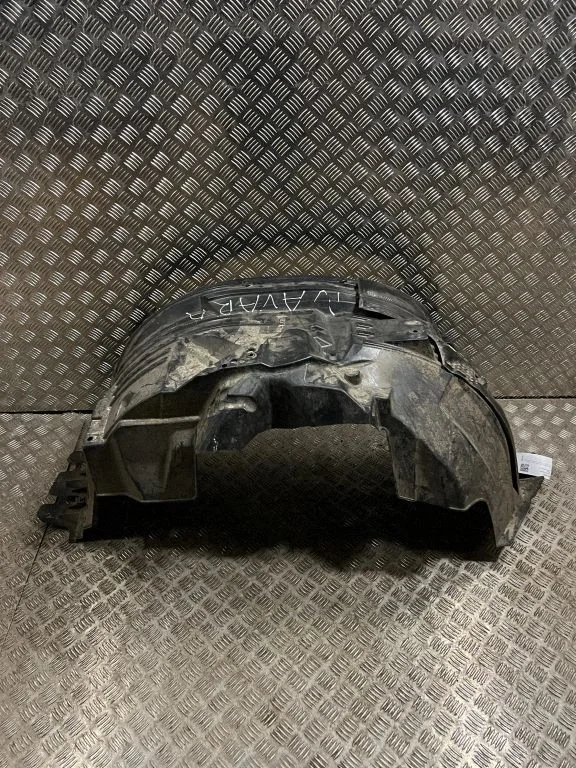 Priekšējais riteņa arkas dubļusargs – Nissan Navara D40 (2004-2015)