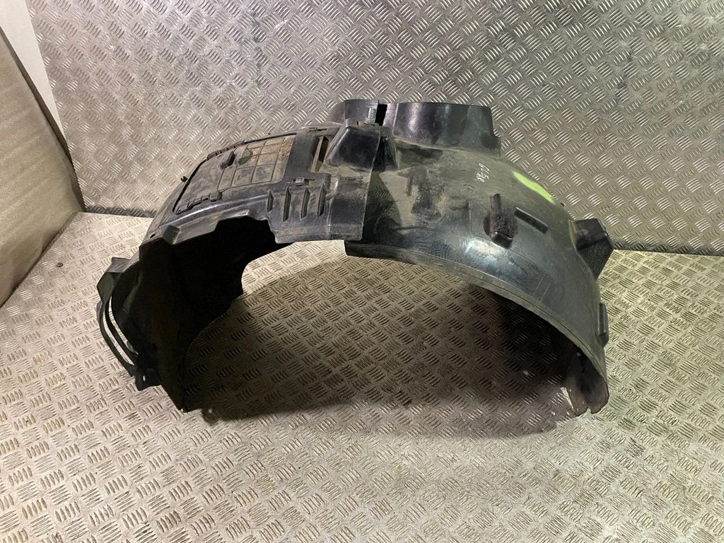Front wheel arch liner splash guards A1668802805
