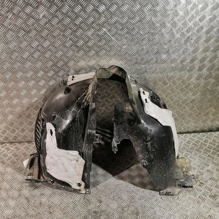 Front wheel arch liner splash guards 9825281680