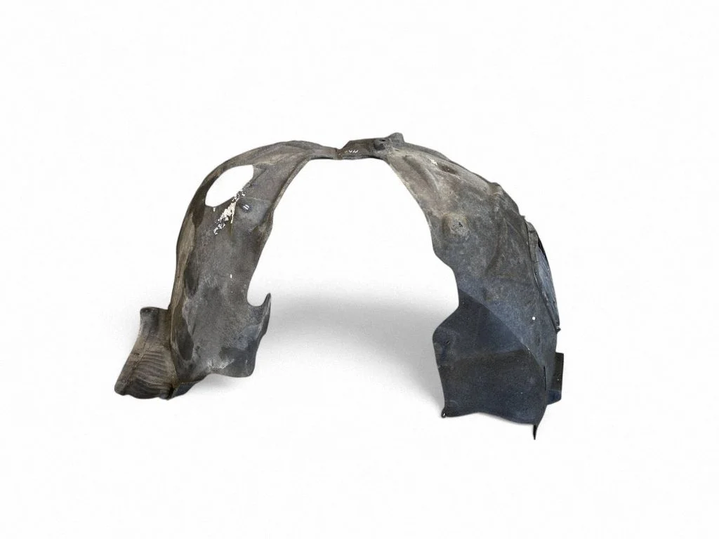 Front wheel arch liner splash guards 95B809961