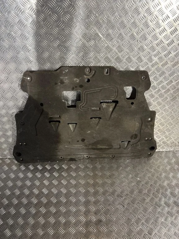 Engine splash shield/under tray – Volvo XC90 (2014-)