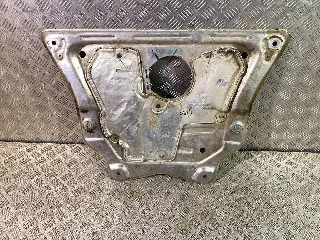 Engine splash shield/under tray 6853814