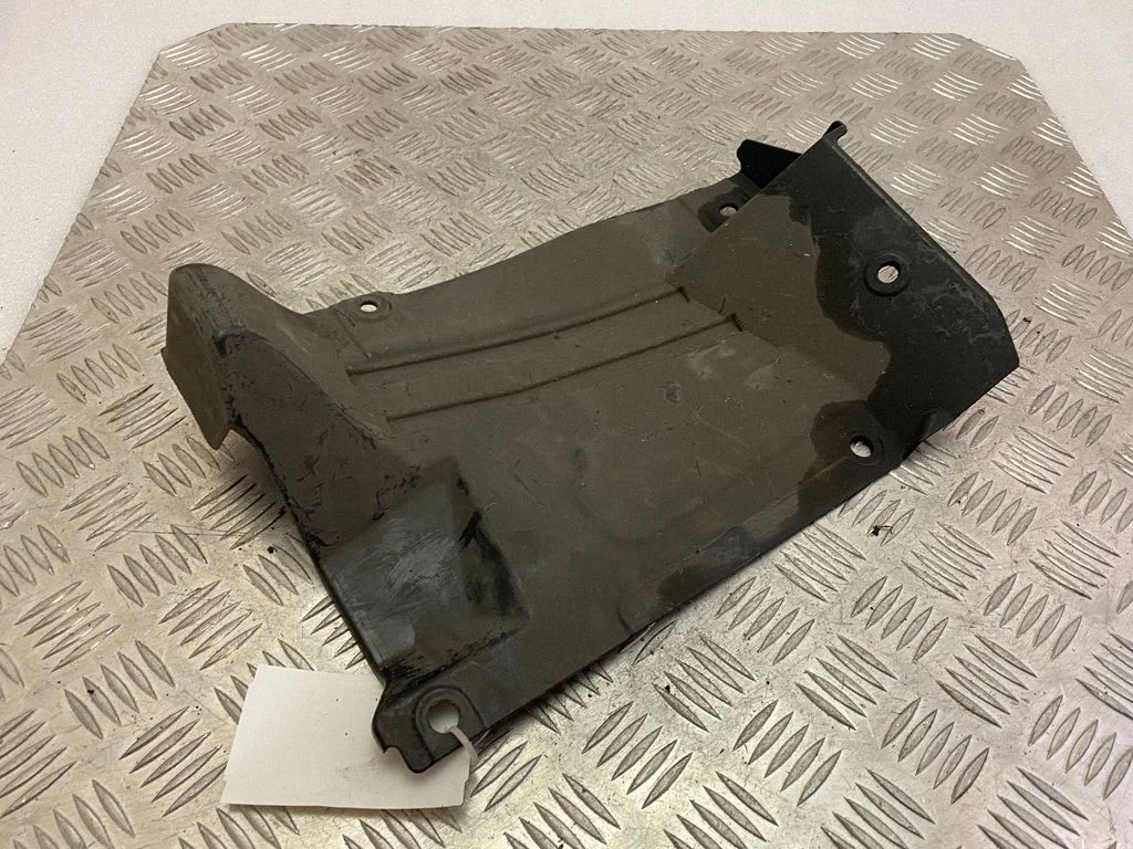 Engine splash shield/under tray 5370B055
